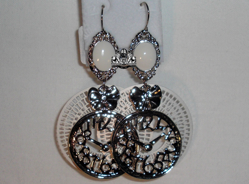 1.5" Fashion Jewelry Dangle Chandelier Earrings (White)